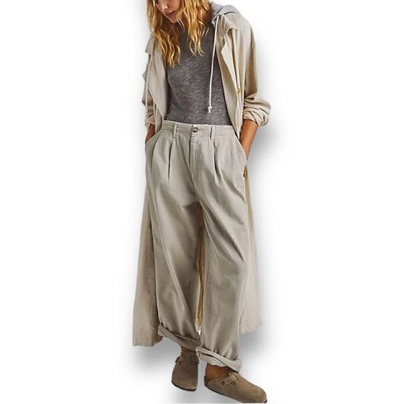 Free People Women’s Addy Chino Pants in the Size 8 in Light Willow Color - Picture 5 of 5